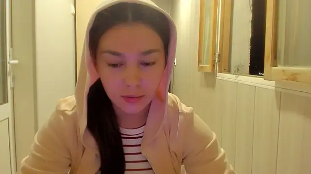 Snapshot of LunaXmii chatting on 10-02-25, 08:38 LunaXmii online show from 10-02-25, 08:38