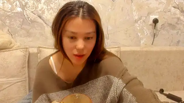 LunaXmii online show from 04-19-26, 12:00