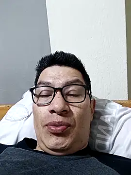 Snapshot of gioarcangel chatting on 03-19-26, 02:48 gioarcangel online show from 03-19-26, 02:48