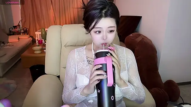 Snapshot of Bunny_Tutu chatting on 01-19-25, 09:01 Bunny Tutu online show from 01-19-25, 09:01