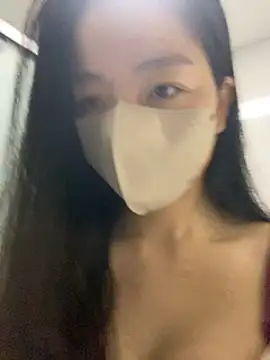 Snapshot of Claire_xixi1 chatting on 03-05-25, 10:21 Claire xixi1 online show from 03-05-25, 10:21