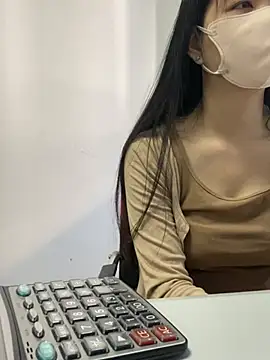 Snapshot of Claire_xixi1 chatting on 08-05-26, 12:57 Claire xixi1 online show from 08-05-26, 12:57