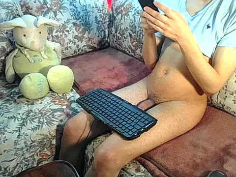 Snapshot of anwarlovemaroc chatting on 02-16-25, 12:19 anwarlovemaroc online show from 02-16-25, 12:19