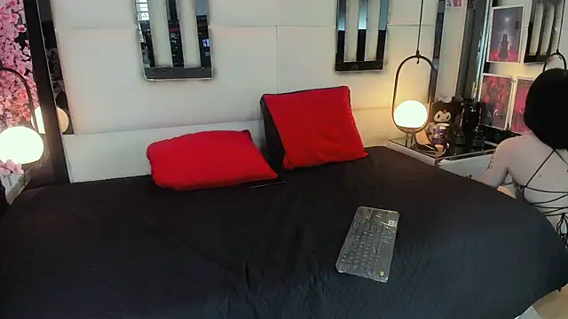 Snapshot of alixxon1 chatting on 05-26-26, 03:52 alixxon1 online show from 05-26-26, 03:52