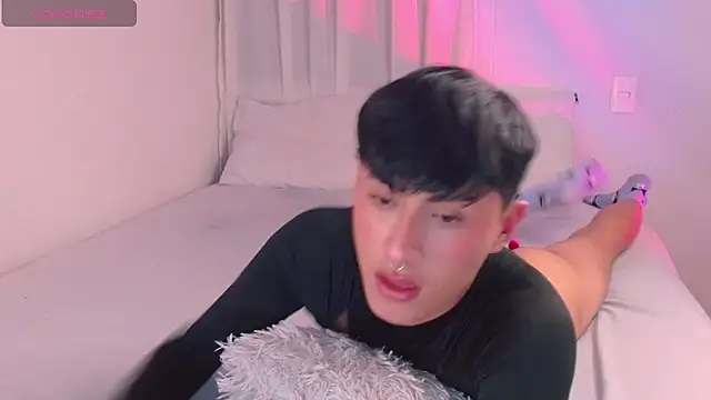 Snapshot of dilan_sp chatting on 02-25-25, 01:20 dilan sp online show from 02-25-25, 01:20