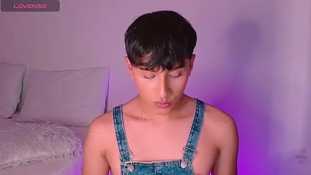 Snapshot of dilan_sp chatting on 02-26-25, 01:11 dilan sp online show from 02-26-25, 01:11