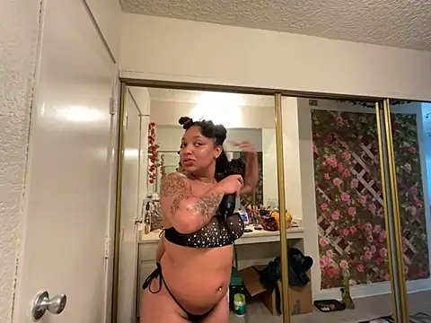 GoddessNih online show from 10-17-25, 10:56