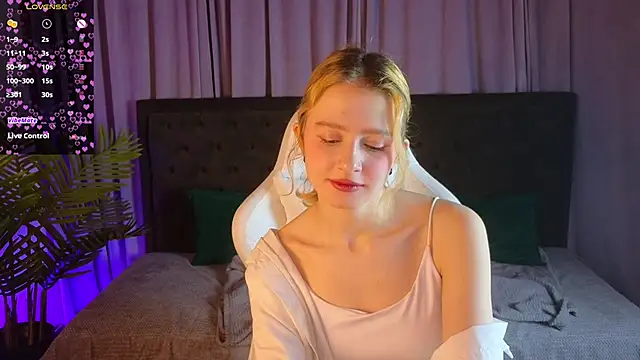 Snapshot of jenny_bunny_ chatting on 03-07-25, 05:18 jenny bunny online show from 03-07-25, 05:18
