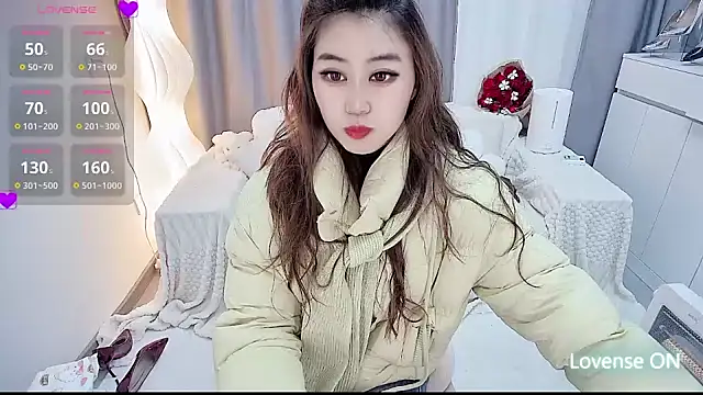 Snapshot of Feifei-cn chatting on 02-23-26, 12:46 Feifei-cn online show from 02-23-26, 12:46