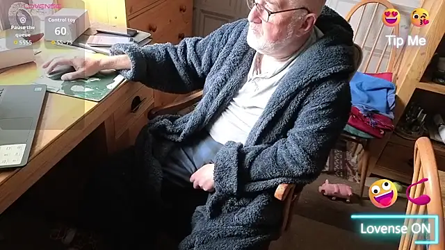 Adamdaddybear online show from 09-14-25, 08:46