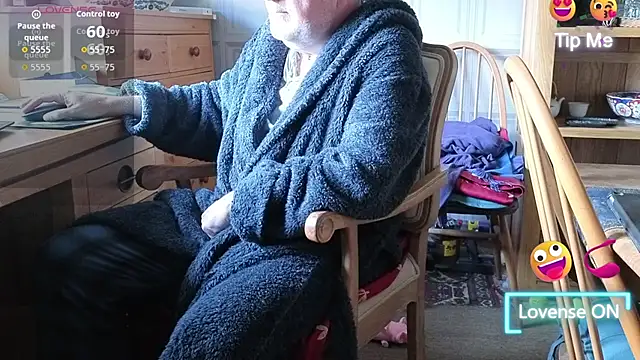 Adamdaddybear online show from 09-22-25, 07:32