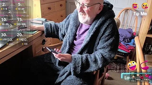 Adamdaddybear online show from 09-27-25, 08:19