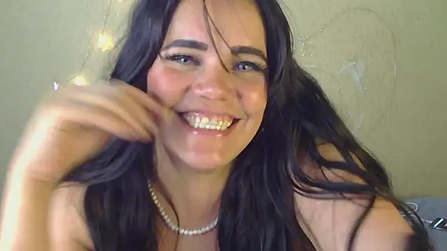 Snapshot of blue_angel33 chatting on 01-07-25, 01:28 blue angel33 online show from 01-07-25, 01:28