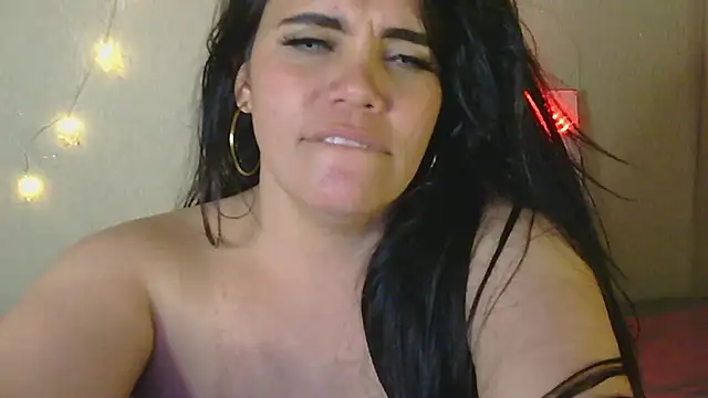 Snapshot of blue_angel33 chatting on 01-21-25, 07:58 blue angel33 online show from 01-21-25, 07:58