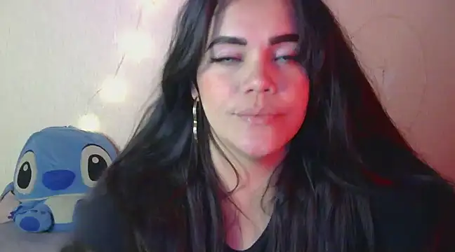 Snapshot of blue_angel33 chatting on 01-26-25, 02:14 blue angel33 online show from 01-26-25, 02:14