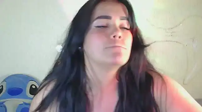 Snapshot of blue_angel33 chatting on 02-02-25, 07:25 blue angel33 online show from 02-02-25, 07:25