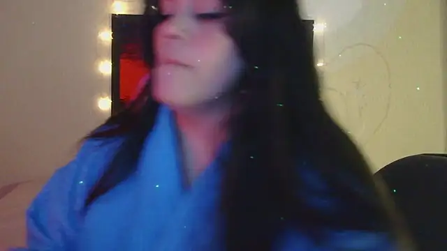 Snapshot of blue_angel33 chatting on 02-13-25, 02:23 blue angel33 online show from 02-13-25, 02:23