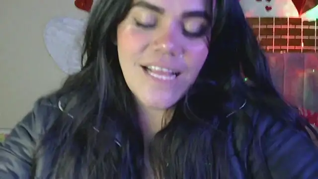 Snapshot of blue_angel33 chatting on 02-28-25, 01:47 blue angel33 online show from 02-28-25, 01:47