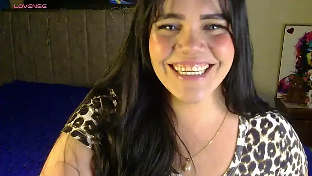 Snapshot of blue_angel33 chatting on 10-19-25, 02:56 blue angel33 online show from 10-19-25, 02:56