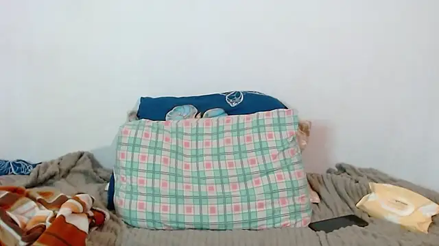 SallyMkn online show from 10-18-25, 01:23