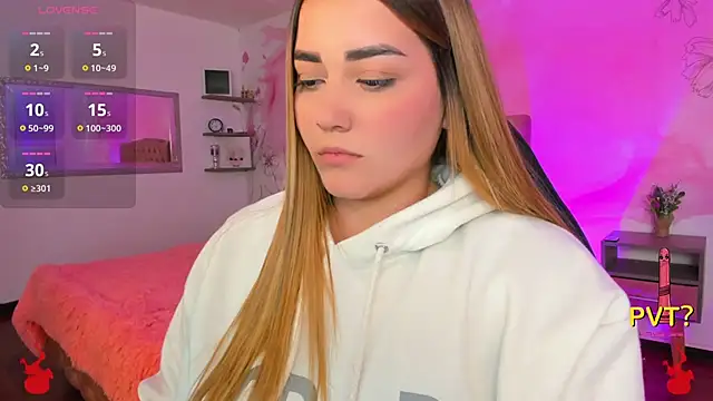 Lucia star   online show from 03-18-25, 03:09