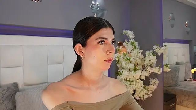 Snapshot of CuteAri chatting on 01-10-26, 08:43 CuteAri online show from 01-10-26, 08:43