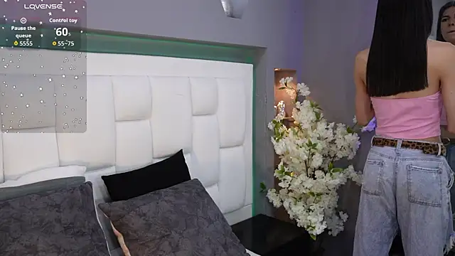 Snapshot of CuteAri chatting on 04-20-26, 08:10 CuteAri online show from 04-20-26, 08:10