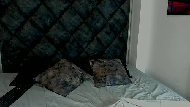 Latrellx7 online show from 09-28-25, 04:07