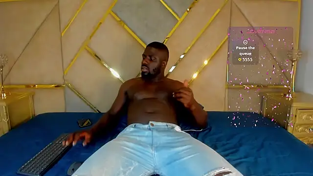 Latrellx7 online show from 10-23-25, 02:33