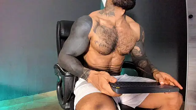 Snapshot of Brock_hurn1 chatting on 02-20-25, 02:51 Brock hurn1 online show from 02-20-25, 02:51