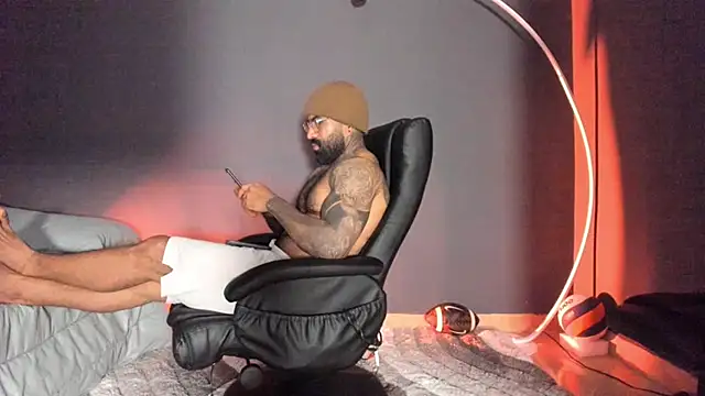 Snapshot of Brock_hurn1 chatting on 03-13-25, 11:49 Brock hurn1 online show from 03-13-25, 11:49