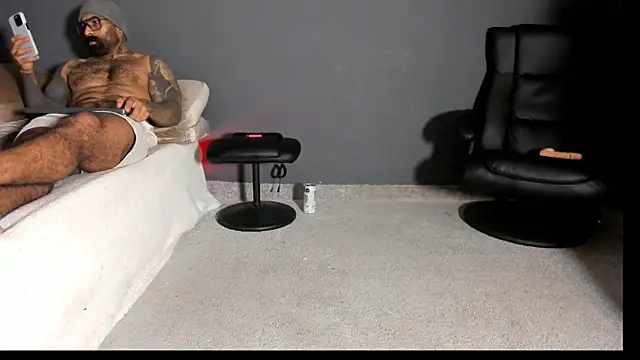 Snapshot of Brock_hurn1 chatting on 09-14-25, 12:21 Brock hurn1 online show from 09-14-25, 12:21