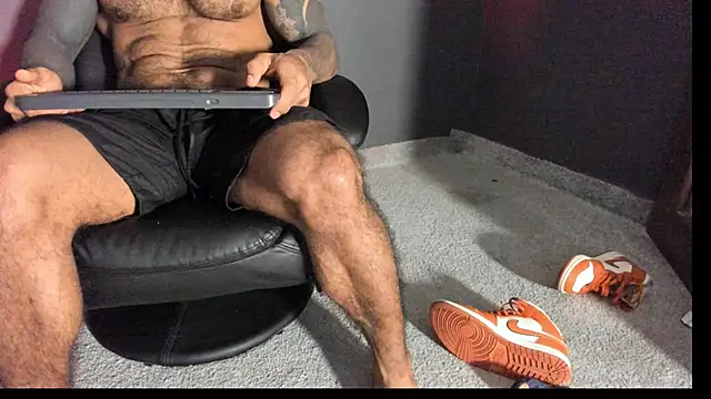 Snapshot of Brock_hurn1 chatting on 09-24-25, 12:03 Brock hurn1 online show from 09-24-25, 12:03