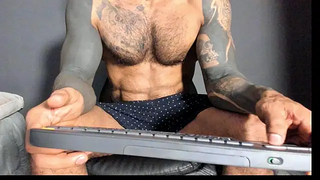 Snapshot of Brock_hurn1 chatting on 10-27-25, 08:46 Brock hurn1 online show from 10-27-25, 08:46