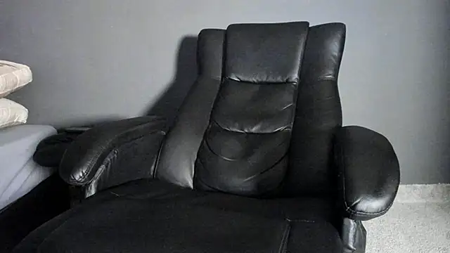 Snapshot of Brock_hurn1 chatting on 11-18-25, 11:37 Brock hurn1 online show from 11-18-25, 11:37