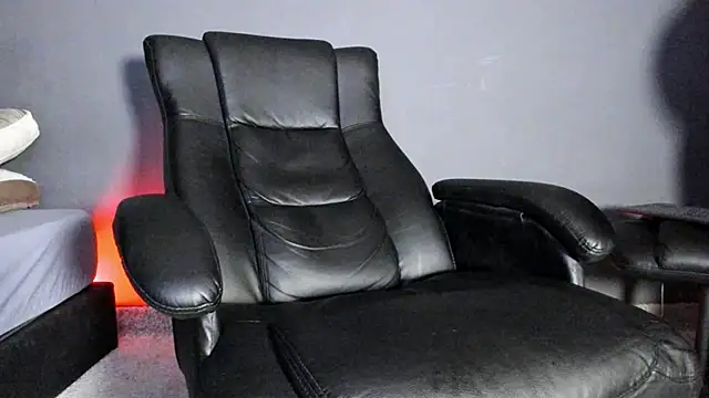 Snapshot of Brock_hurn1 chatting on 11-22-25, 03:27 Brock hurn1 online show from 11-22-25, 03:27