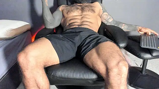 Snapshot of Brock_hurn1 chatting on 11-26-25, 02:23 Brock hurn1 online show from 11-26-25, 02:23