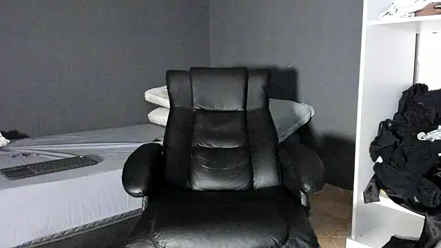 Snapshot of Brock_hurn1 chatting on 12-16-25, 01:10 Brock hurn1 online show from 12-16-25, 01:10