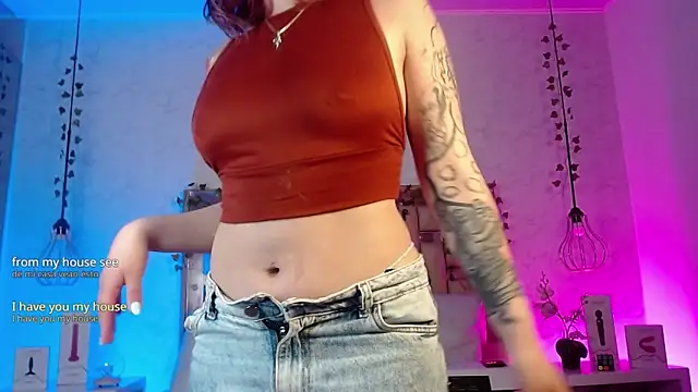 Snapshot of GigiVolkova chatting on 12-05-25, 03:15 GigiVolkova online show from 12-05-25, 03:15