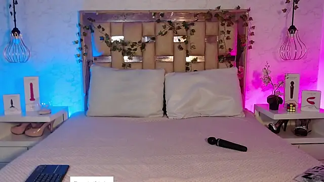 Snapshot of GigiVolkova chatting on 12-18-25, 08:04 GigiVolkova online show from 12-18-25, 08:04