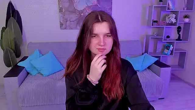 Snapshot of BonneyLove chatting on 03-19-25, 05:28 BonneyLove online show from 03-19-25, 05:28