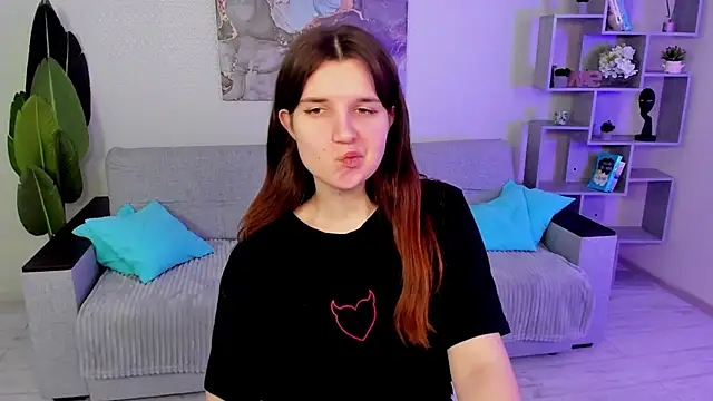 Snapshot of BonneyLove chatting on 03-20-25, 09:13 BonneyLove online show from 03-20-25, 09:13