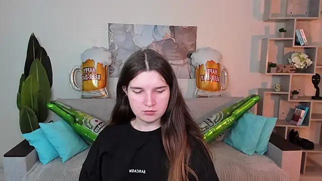 Snapshot of BonneyLove chatting on 09-23-25, 05:27 BonneyLove online show from 09-23-25, 05:27