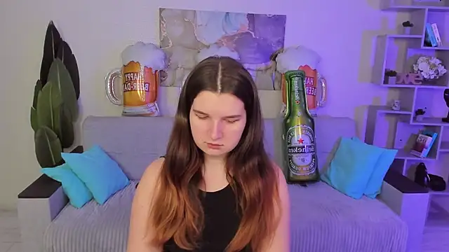 Snapshot of BonneyLove chatting on 09-25-25, 05:27 BonneyLove online show from 09-25-25, 05:27