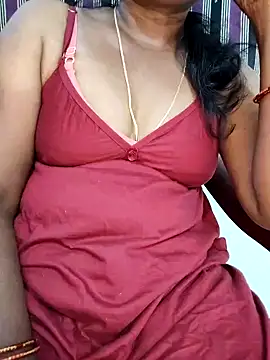 Snapshot of Indiandolly23 chatting on 03-03-25, 04:24 Indiandolly23 online show from 03-03-25, 04:24