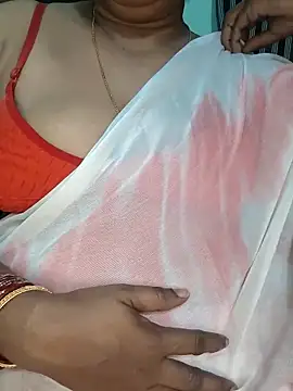 Snapshot of Indiandolly23 chatting on 03-15-26, 04:29 Indiandolly23 online show from 03-15-26, 04:29