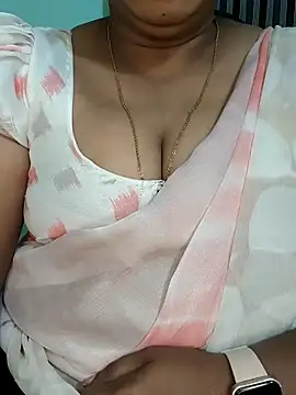 Snapshot of Indiandolly23 chatting on 03-16-26, 02:21 Indiandolly23 online show from 03-16-26, 02:21