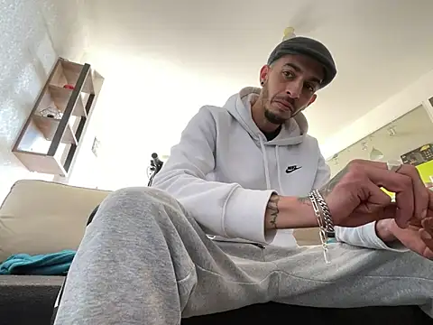 Rebeu313 online show from 03-05-25, 02:34