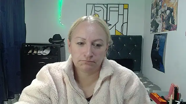 emperabigbootybigass online show from 04-21-26, 12:22