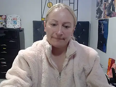 Snapshot of emperabigbootybigass chatting on 04-24-26, 12:18 emperabigbootybigass online show from 04-24-26, 12:18